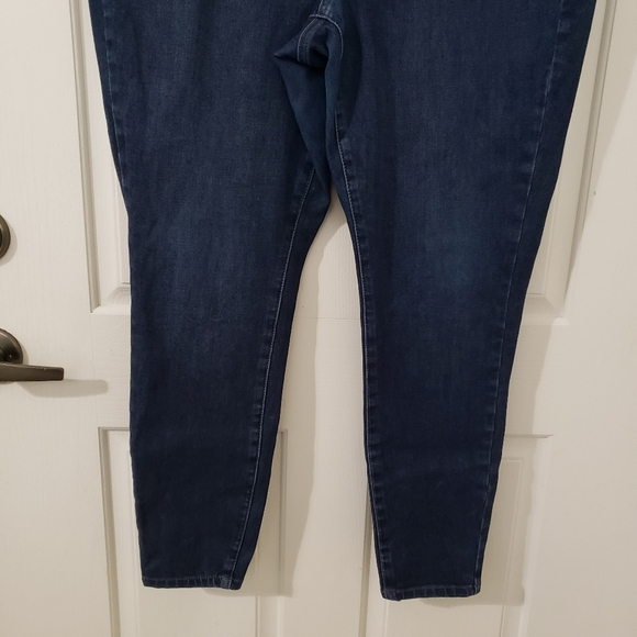 Lane Bryant size 14 high rise ultimate skinny jean - Picture 2 of 10